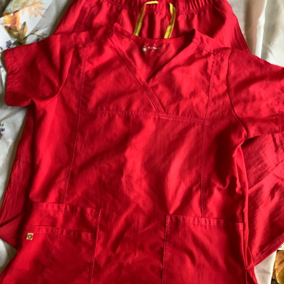 New with out tags wonderwink scrub top and bottom large - Picture 5 of 5